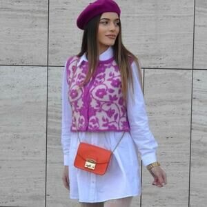 Zara Magenta Floral Knit Vest Bloggers Favorite Size Medium